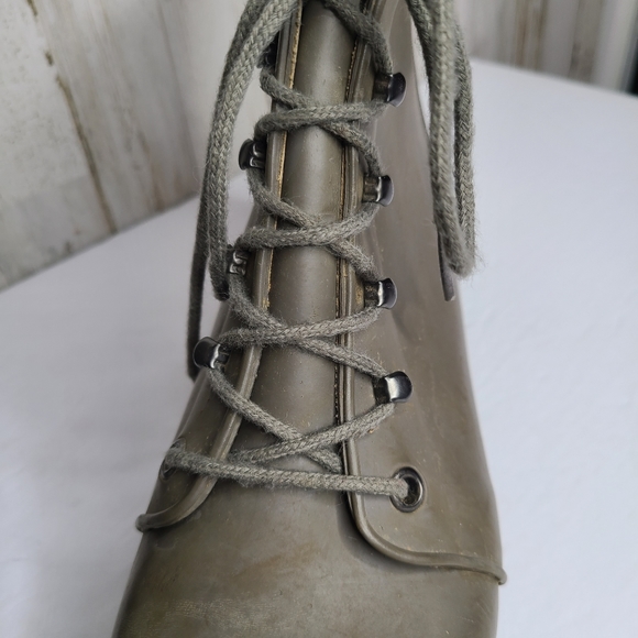 Loeffler Randall Grey Lace Up Rubber Rain Boots Preowned Size 10 Ladies - Picture 16 of 16